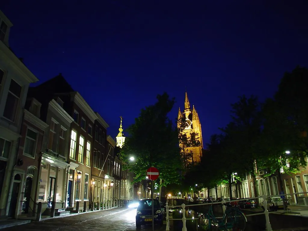 Hotel Leeuwenbrug Delft 3*,